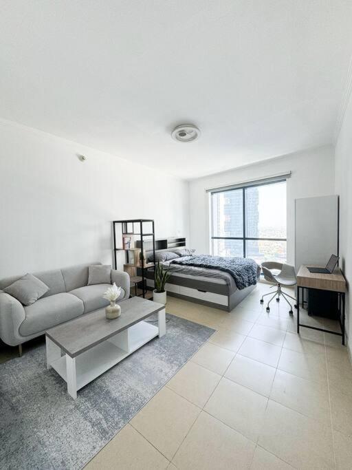 Cosy Modern With View And Rooftop Pool In Jlt Apartment *